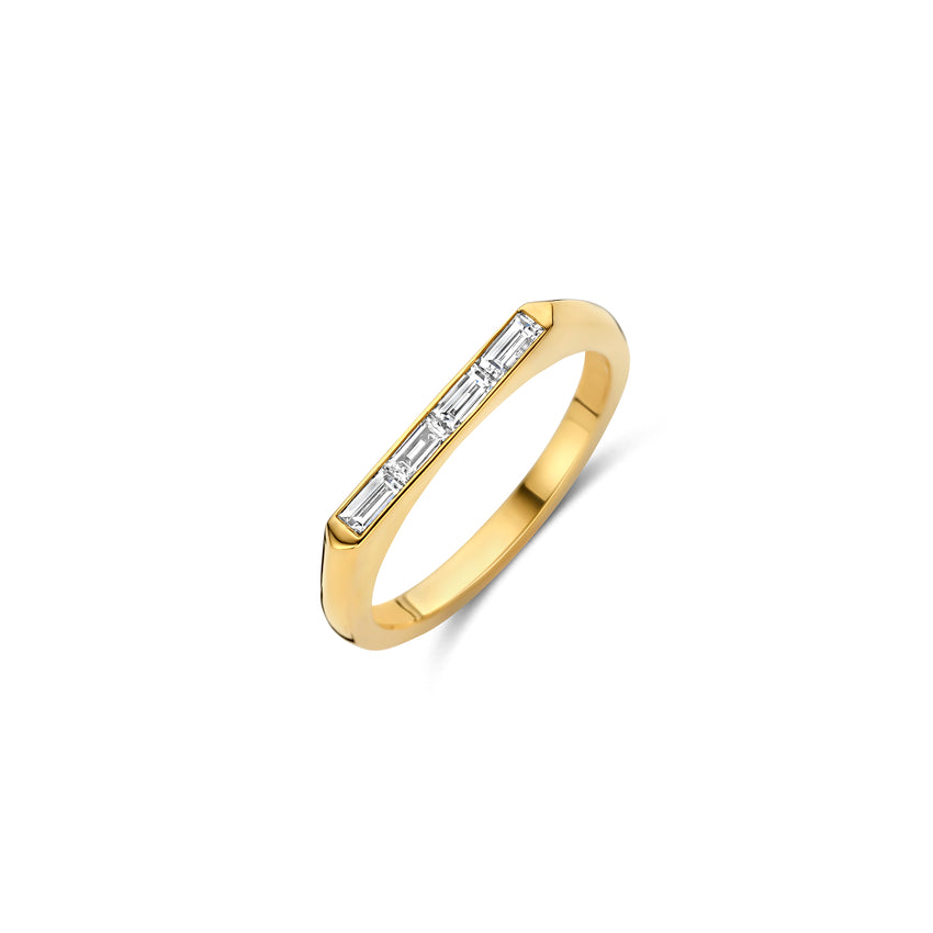 Gold ring with embedded baguette diamonds 