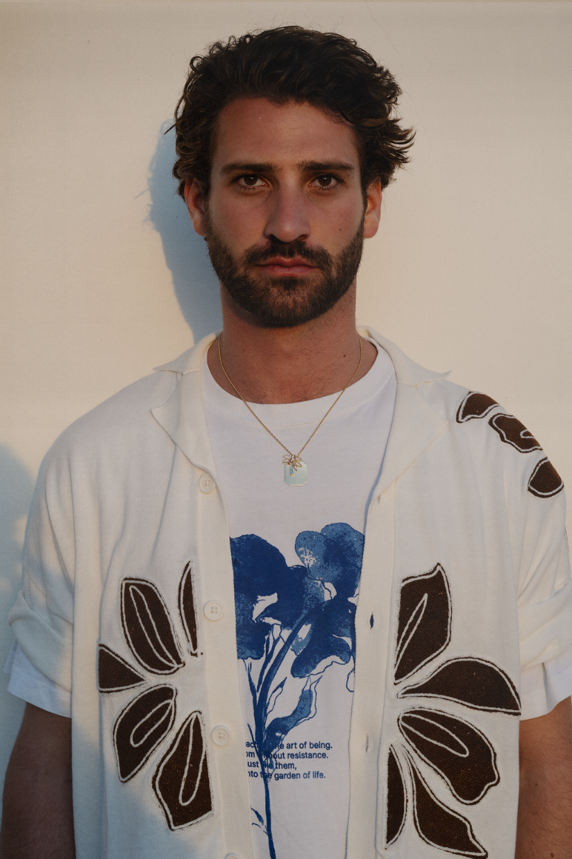 Palma chain around neck man